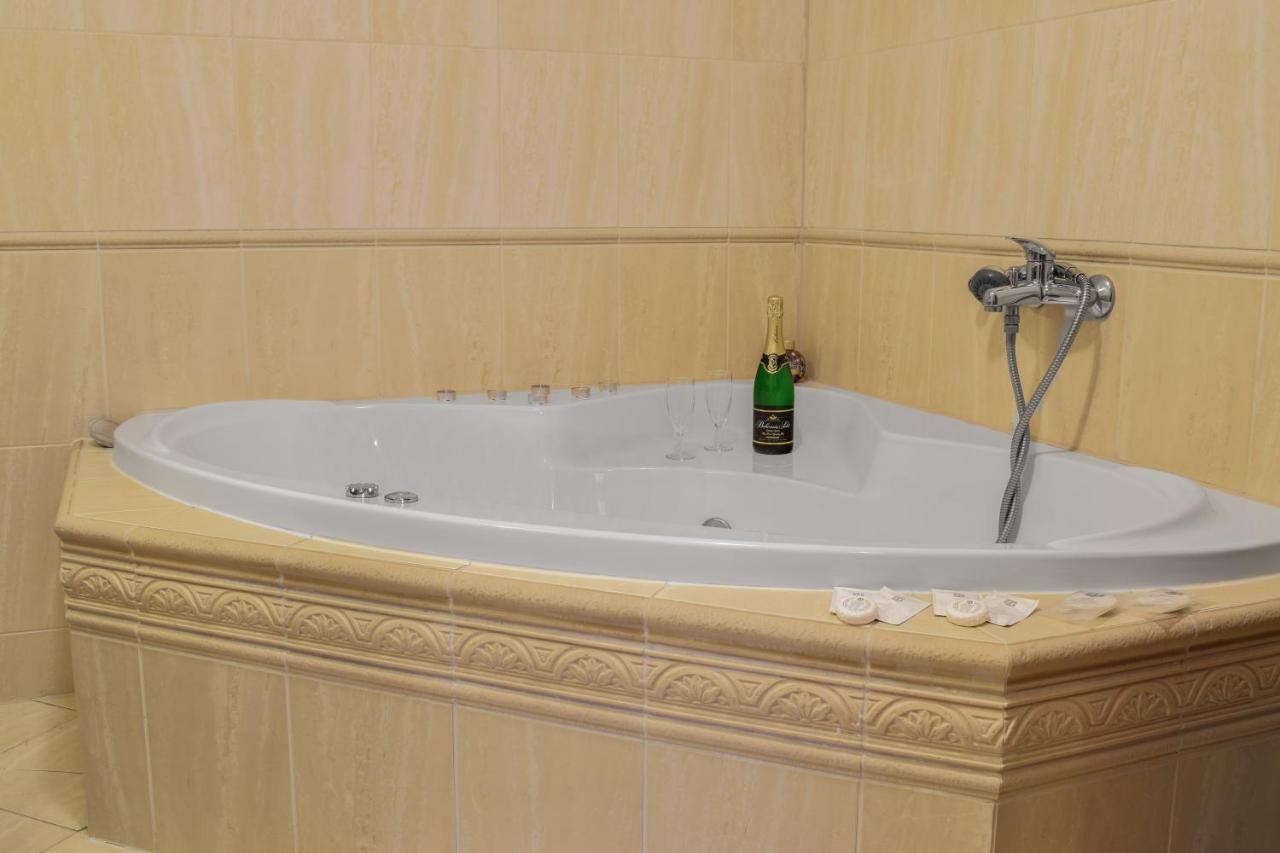 Hotel La Rosa Frýdek-Místek Екстериор снимка